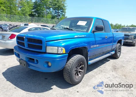 2001 Dodge Ram 1500 St из США, поврежденный, VIN 1B7HF13Z11J192882